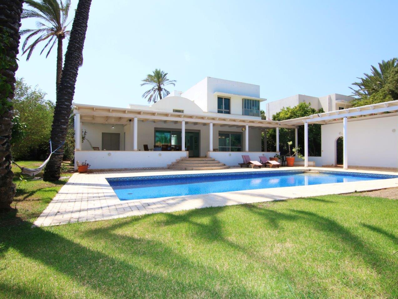 Luxury Villa for sale in Caesarea.